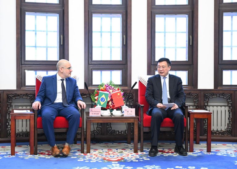 President of Xinhua News Agency Fu Hua met with André Basbaum, president of Brazil's public broadcasting company Empresa Brasil de Comunicação (EBC), in Beijing